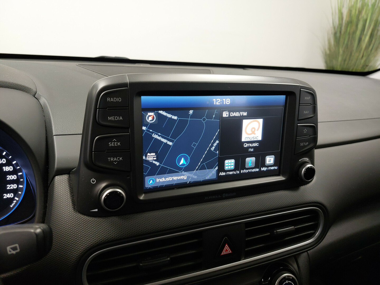 Hyundai-KONA-13