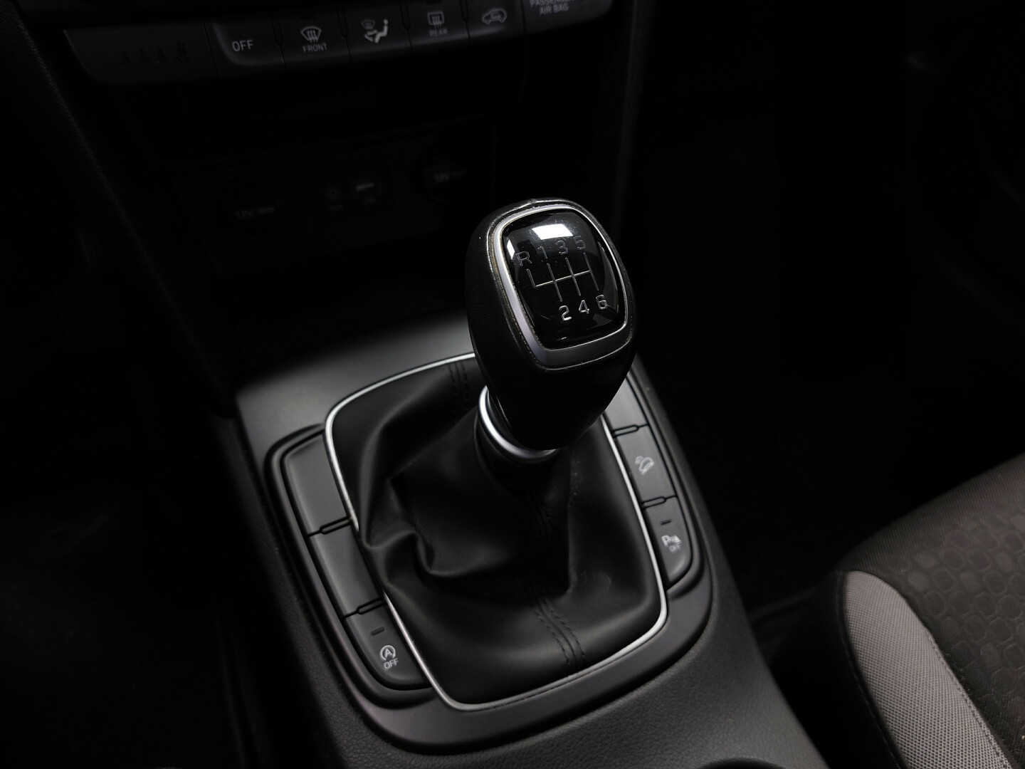 Hyundai-KONA-6